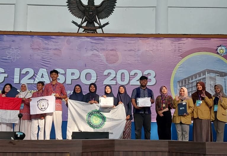 SMA Muhammadiyah 1 Bantul Juara NASPO dan I2ASPO ITS